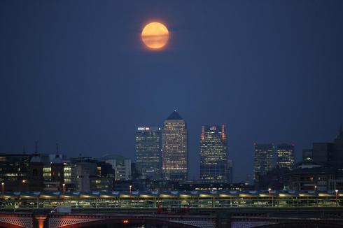 londonmoon2006a